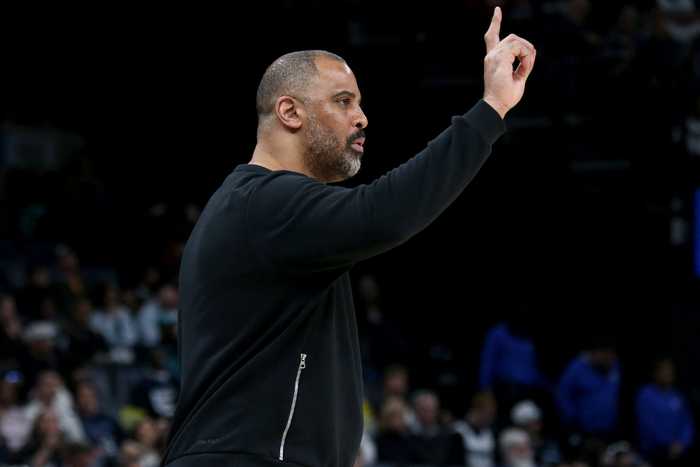 乌度卡：我们清楚湖人不想坐上飞机再回到休斯敦 必须打好开局！